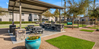 2900 Lux Apartment Homes Gallery 19