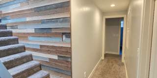 7 Bedroom Home in Bloomington Gallery 38