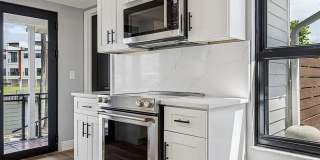 Luxury Furnished Waterfront Home – 4BR/4BA | Designed for Flexible Mid-Term Stays Gallery 20