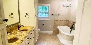 Prime Brentwood area 3 bedroom home! Gallery 12