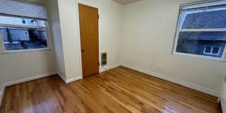 North Admiral 1BR, Small 4-Unit Building, Top Floor! Gallery 8