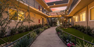Premier Apartment Complex Near Hollywood Park with Pool, Gym and Covered Parking! Gallery 6