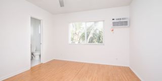 1863 10th St. Gallery 19