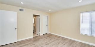 22729 Lakeway Drive Gallery 8