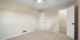 22 COMARES Avenue Gallery 19