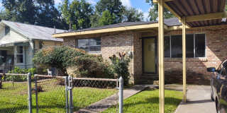 Spacious 4 Bedroom, 2 Bath House Available Now! Gallery 1