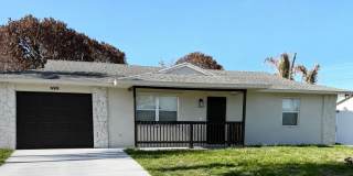 699 NW Riverside Drive Gallery 1