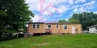 Move-In Ready 2 Bed Home with bonus room and 1 car garage. Gallery 3