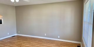 Three Bedroom in Oak Grove Gallery 12
