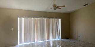 Available Now!!!. Huge 4 bedroom/Greenbriar Area. Gallery 5