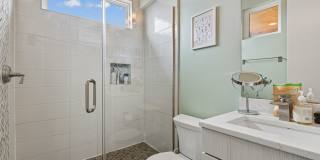 Stunning 2BR/2.5BTH Condo with Rooftop and RESERVED PARKING! Near HOWARD U! Gallery 17