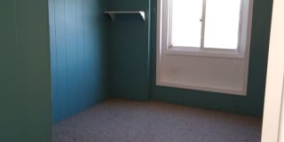 Highlands 1 Bedroom 1 Bath w/ Yard and Laundry! Gallery 90
