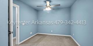 Beautiful 2 Bed, 3 Bath Home Just Off Weddington! Gallery 17