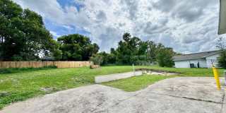 Downtown Clermont - Beautifully Renovated 2-Bed/1-Bath Upstairs Unit with Stunning Lake Minneola Views- Gallery 44
