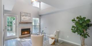 Beautiful end unit in sought-after Nashboro Village Beautiful end unit in sought-after Nashboro Village Gallery 6