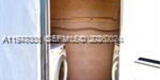 1615 Northeast 9th Street Gallery 6