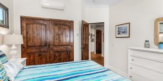 Newport Beach Balboa Peninsula Beach House with Rooftop Deck | Weekly & 30+ Night Stays Gallery 17