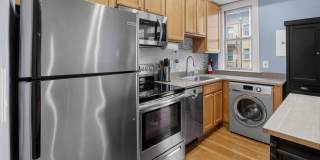 Sunny 1br with Balcony in Columbia Heights! Gallery 4