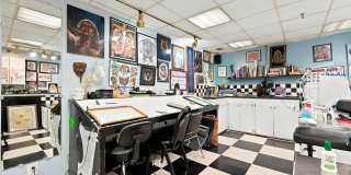 617 SOUTH Street Gallery 14