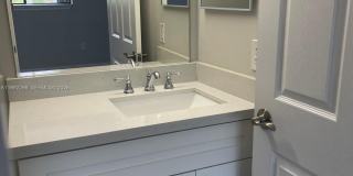 301 Palm Cir E Gallery 7