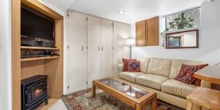 Super Sweet Cottage Living, Centrally Located! Gallery 18