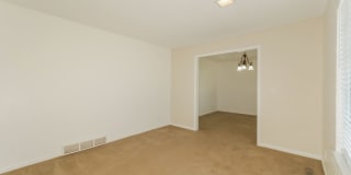 5 BR/2.5BA | Sprawling Single Family Home | 2-Car Garage | Huge backyard! Gallery 18