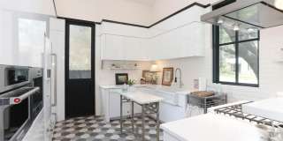 LUXURY 4-BEDROOM HOME IN ALAMO HEIGHTS Gallery 10