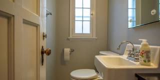 Gorgeous 5 Bedroom / 4.5 Bath Home located right off Happy Hollow Blvd! Gallery 18