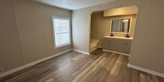 97 White Oak Village Gallery 13