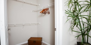 Arbors at Brookfield Apartments Gallery 10
