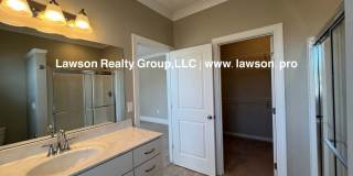 Upscale Three Bedroom in Colonial Green with Garage Upscale Three Bedroom in Colonial Green with Garage Gallery 31