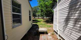 Updated 2BR/1BA Home with a fenced back yard Gallery 27