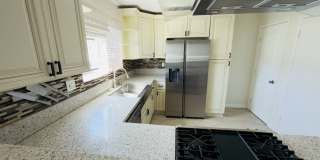 18550 Hatteras Street Gallery 19