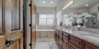 8804 Vallejo Place NE Gallery 12