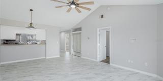 Beautifully Updated Condo Gallery 9