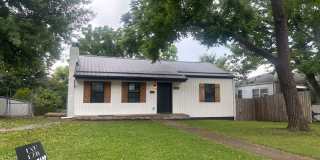 Cute, cottage in a prime location off of Oakland Ave, near Downtown and ETSU, 2 bed/1 bath for $1650 month Gallery 1