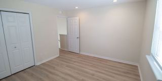 Spacious 3 bedroom duplex with 2.5 baths. Gallery 32