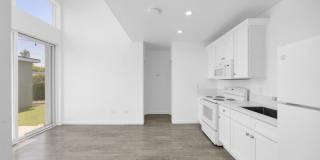 572 N Cambridge St Gallery 9