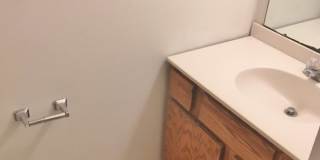 3 Bedroom, 2 Bath Duplex in North Side Iowa City Gallery 16