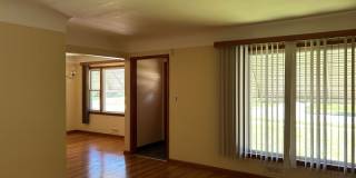 Brick 4 Bedrooms house is South Euclid With 2 Cars Detached Garage for Rent Gallery 17