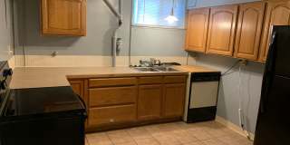 1422 W Oak St Bsmt UNIT Gallery 17