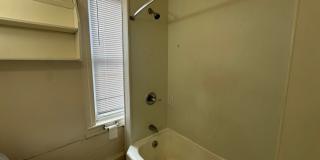4 Bedroom 1 Bathroom w/Garage in York City! Gallery 18