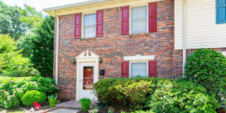2bd Townhome in the Heart of Tucker Gallery 1