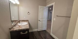 Beautiful 5 Bedroom, 3 Bath Executive Home in the Pointe! Gallery 52