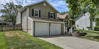 Picture-Perfect Home in the Heart of Lee's Summit! Gallery 4