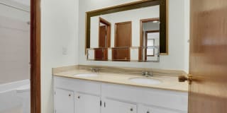 The Arbors Apartments Gallery 16