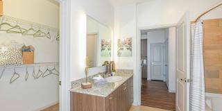 Venetian Isle Gallery 36