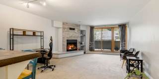 Steps to the Runs, Mountain Views, Spacious Ski Run 1 Bedroom Condo Gallery 3