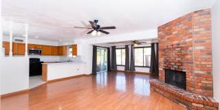 320 E ELLIS Drive Gallery 1