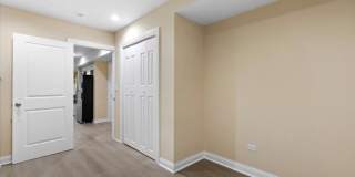 1635 N Ashland Ave, Gallery 7